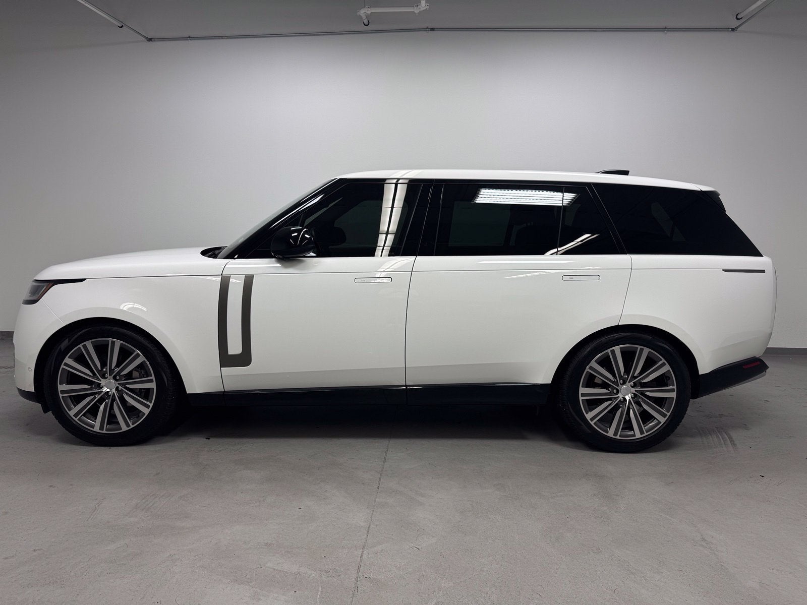 land rover range rover 2023 SALKPBFU0PA011149 image land rover range rover 2023 SALKPBFU0PA011149 image